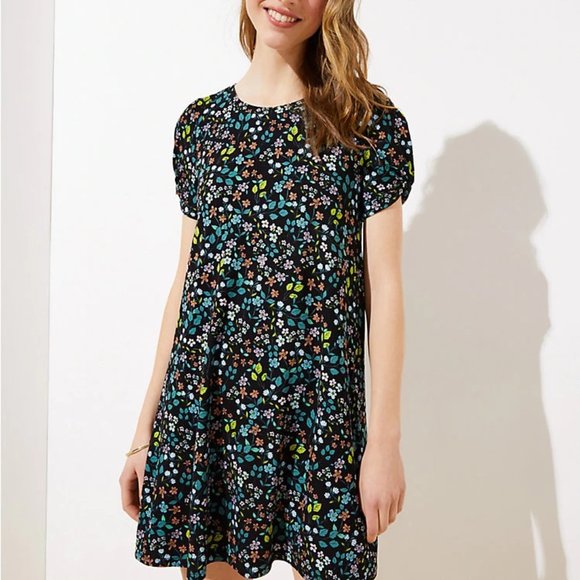 Loft Dresses & Skirts - Floral Puff Sleeve Short Sleeve Swing Dress